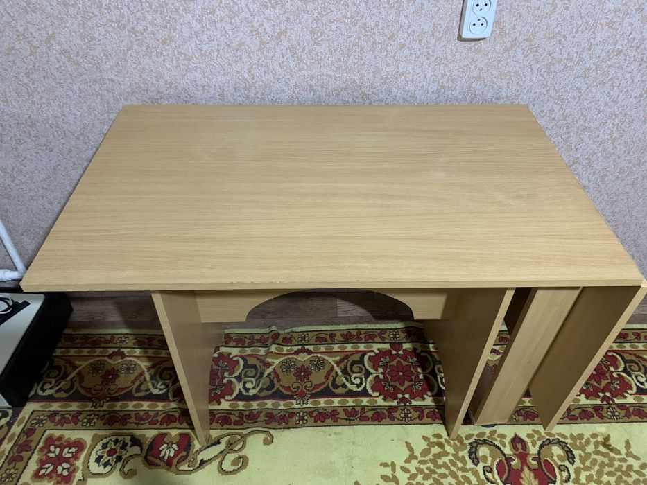 Продам стол