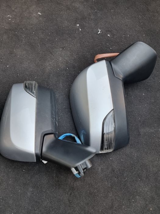 Зеркала наружние на Subaru Impreza.