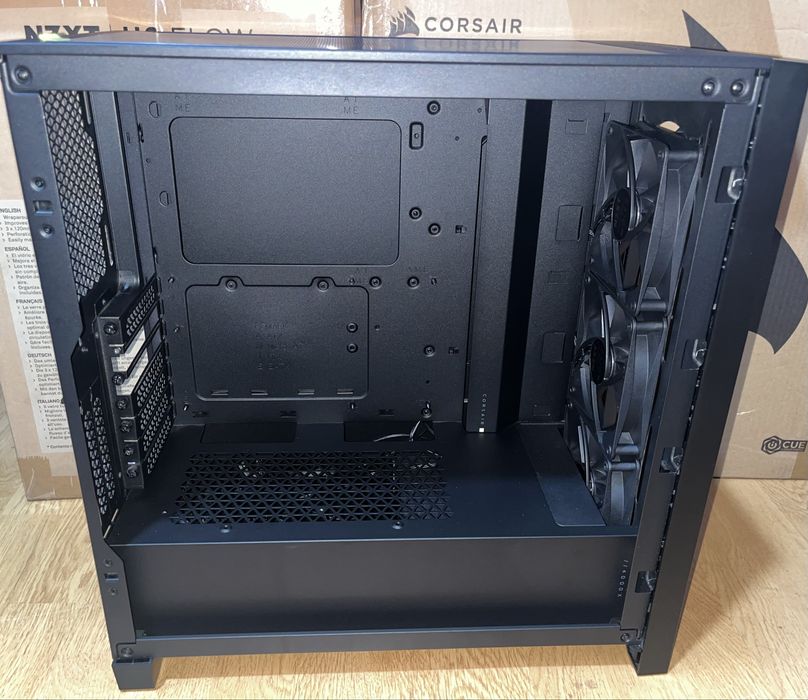 Carcasa PC Corsair iCUE 4000X Tempered Glass Mid-Tower ATX