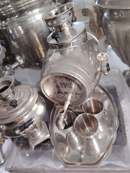 Коллекция часов самовар наеовальня