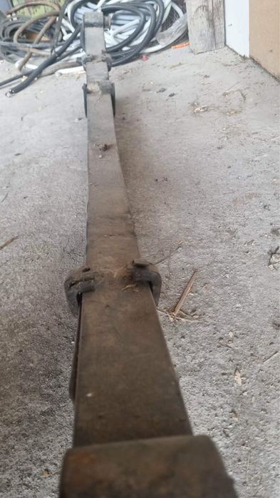 Arc spate Nissan Navara