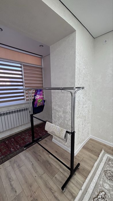 Продам гардеробную стойку