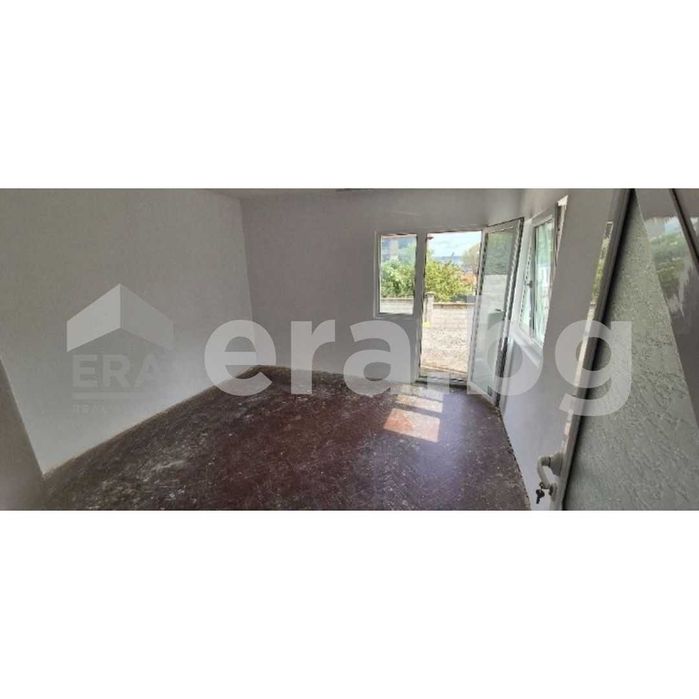 Къща на два етажа в кв."Аспарухово"