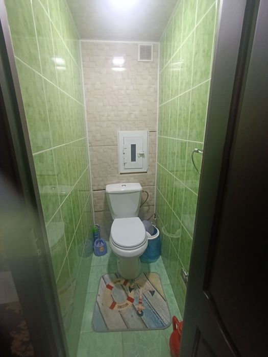 4/4/5 (4 этаж). Сергели 2. Квартира 92 м², дом панельный. Метро 500 м