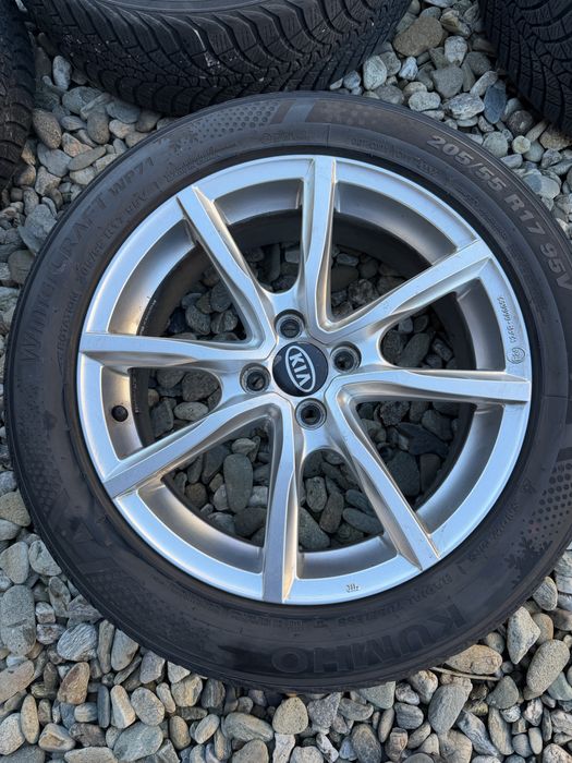 jante originale KIA pe 17 cu cauciuri Noi