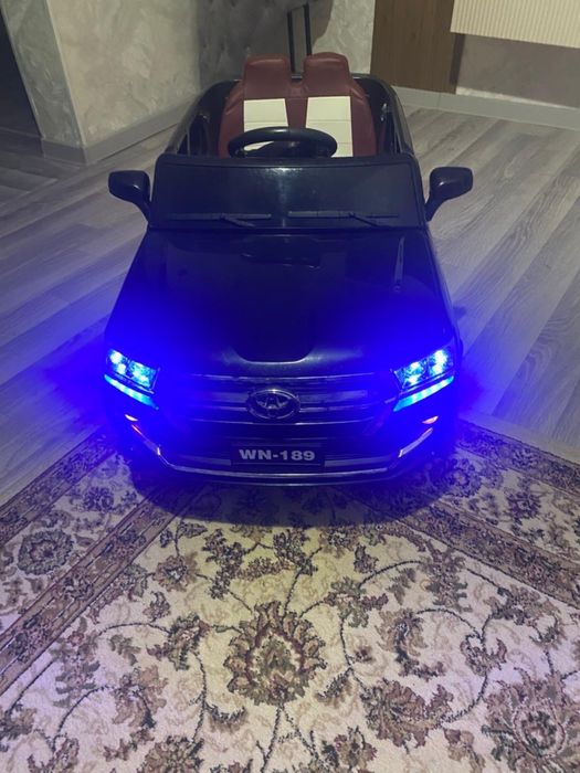 Продам машинку детская