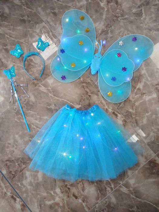 Светещи крила и светеща пола