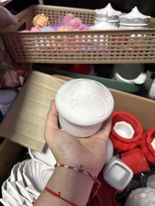 Diferite vase din praf ceramic si nu numai