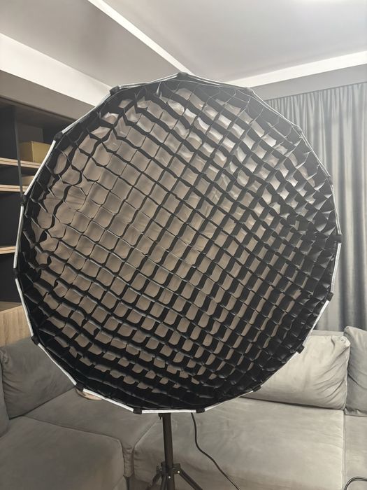 Aputure Amaran 200d + Softbox Lightdome SE