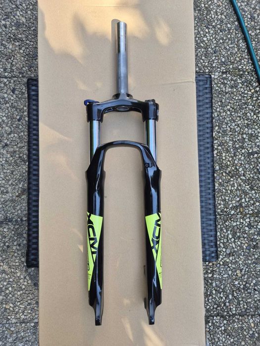 Furca MTB, SR Suntour XCM, 27,5 inch, reglabila si blocabila