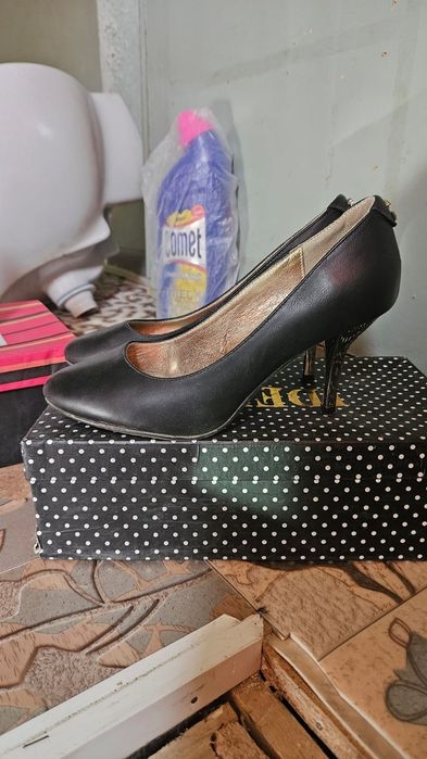 Туфли по 3000 тенге