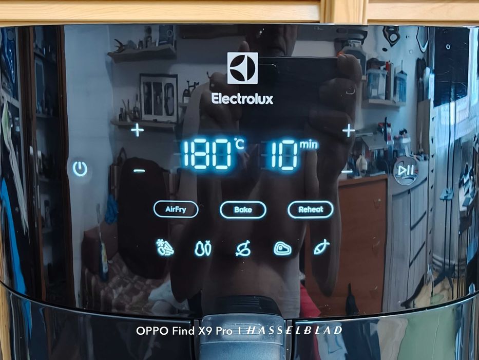 Airfryer Electrolux 700 XXL EAF7B, 1800w, capacitate 6.8L