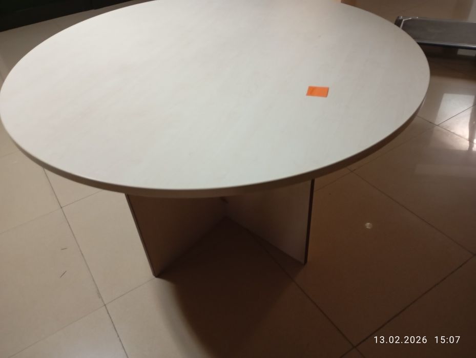 Продавам Маса 120 см