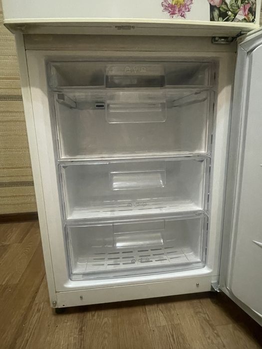 Продам холодильник LG