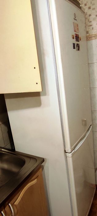 Холодильник Indesit