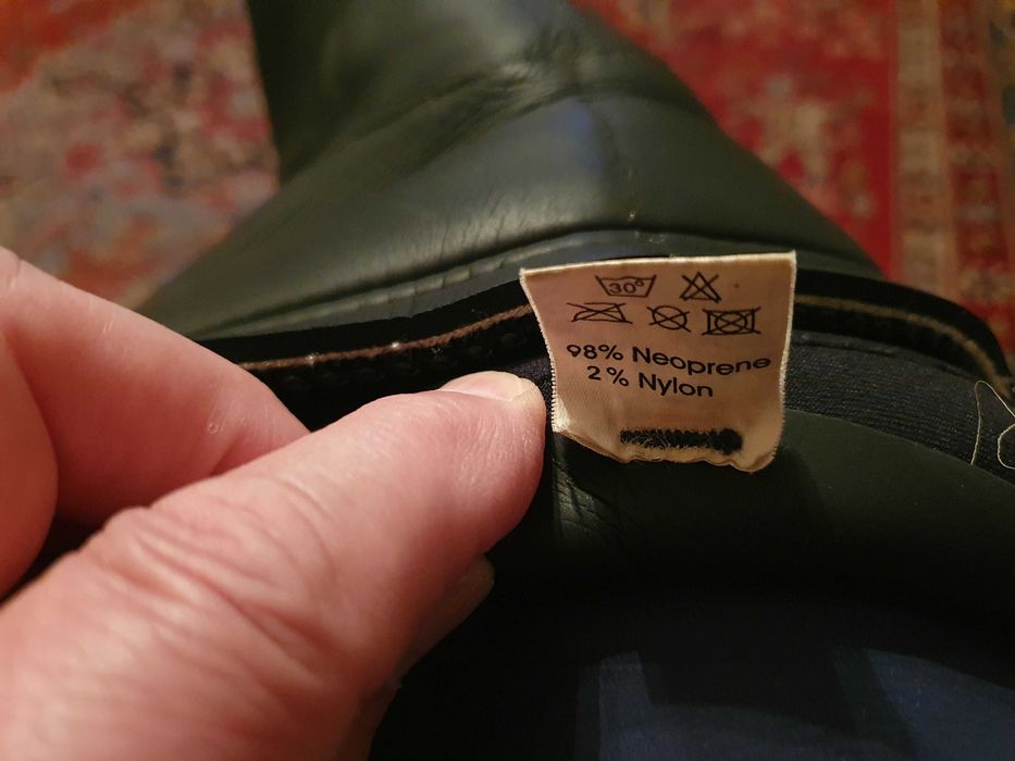 Продавам сух неопрен CAMARO 5mm