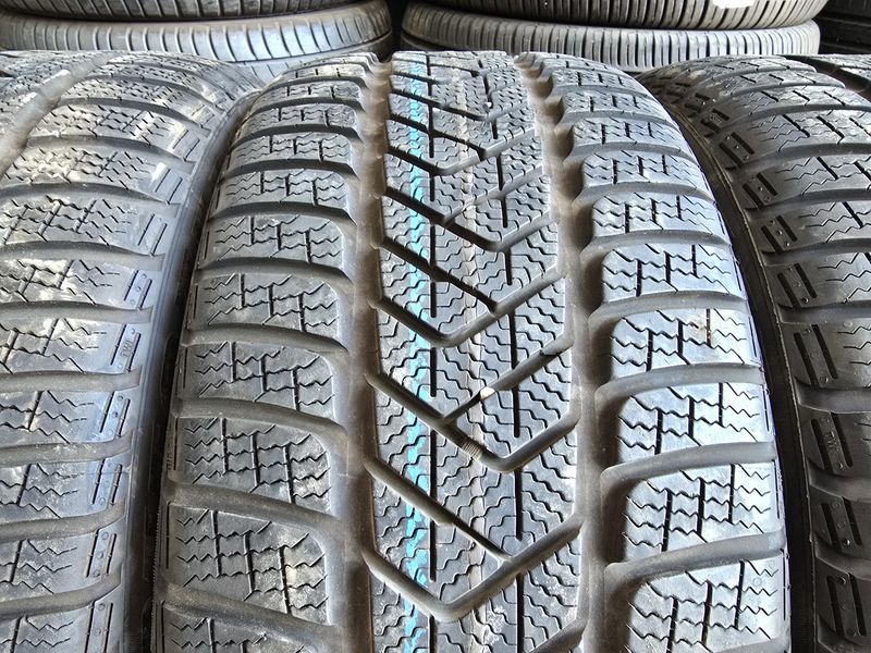 245/45/18 PIRELLI 4бр