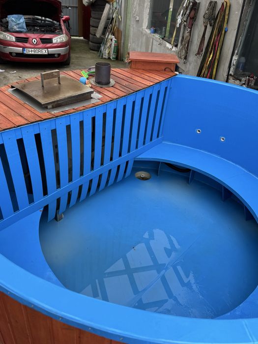 Vand ciubăr de 8-10 persone