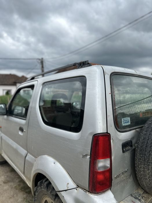 Vând Suzuki Jimny