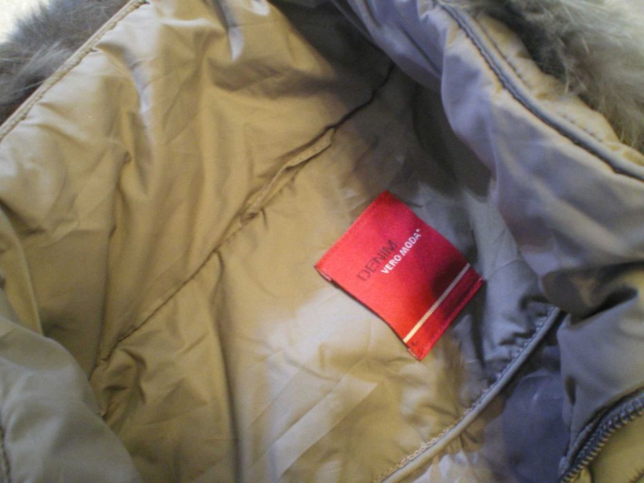 Geaca Vero Moda fas si blana vulpe la guler, noua