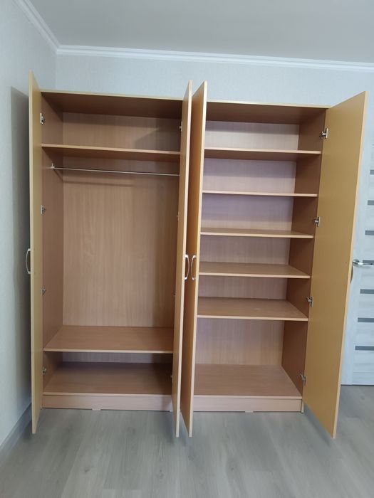 Шкаф плательный для одежды