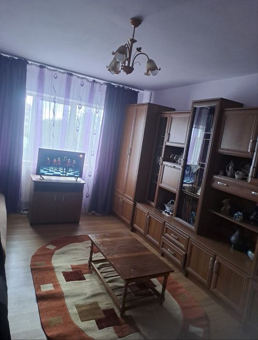 Inchiriez apartament 2 camere decomandat