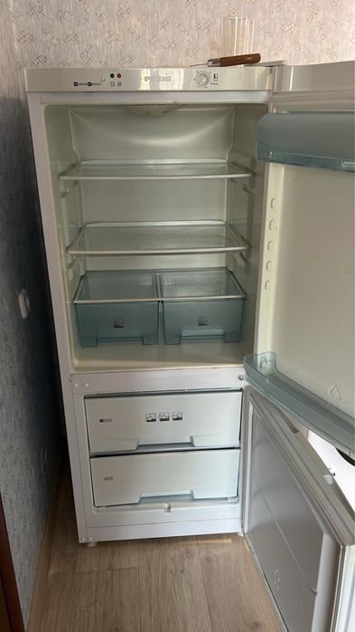 Продам холодильник не работает!