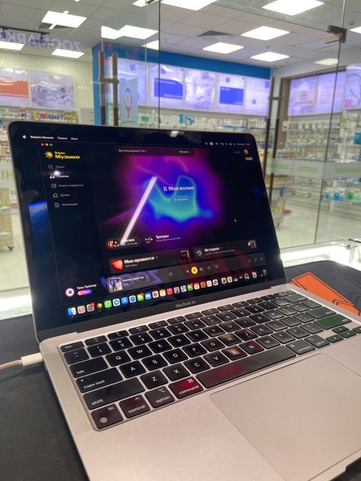 Продам macbook air m1