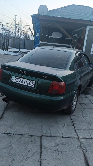 Ауди А4 Б5 1997, 2.4