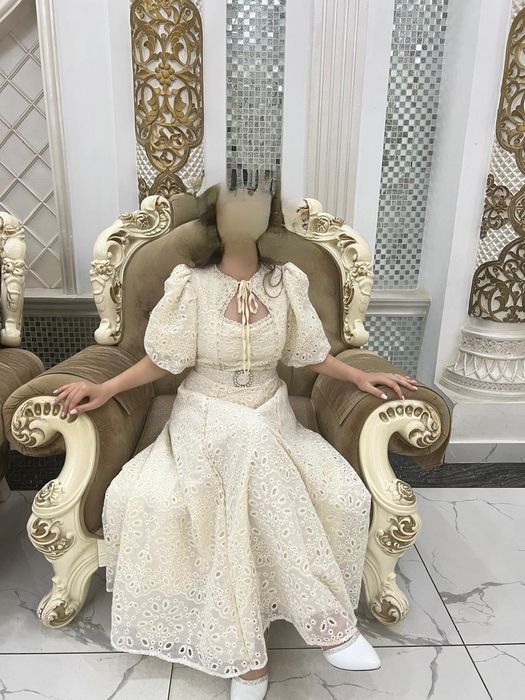 Платье один раз носили