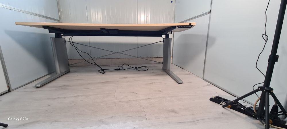 Немско офис бюро електрическо регулираем оборудване