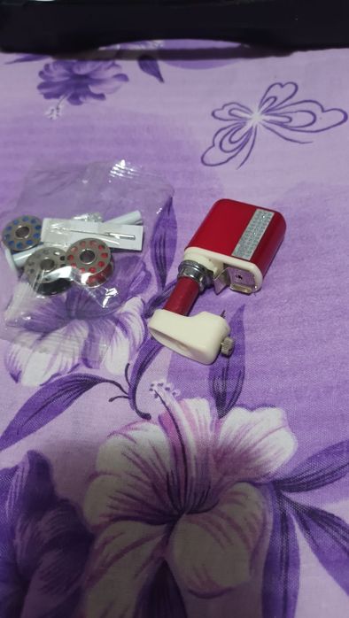 Mini masina de cusut