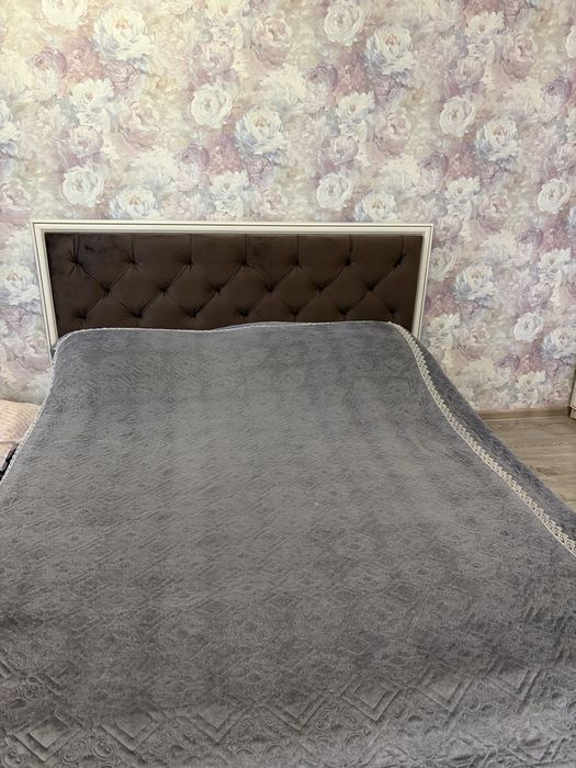 Продам спальный гарнитур