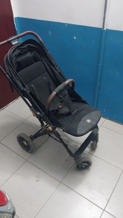 Коляска         .