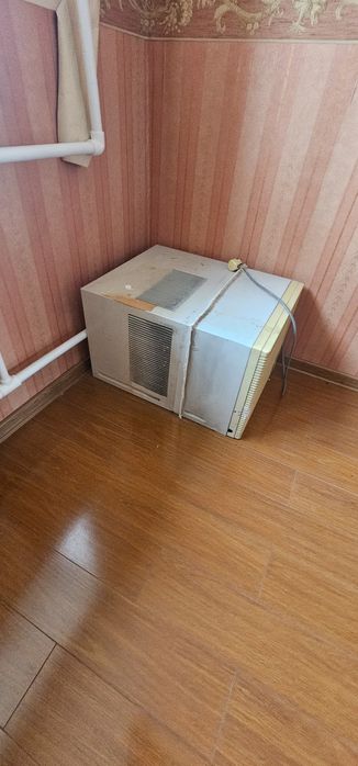 Продам б/у оконный кондиционер