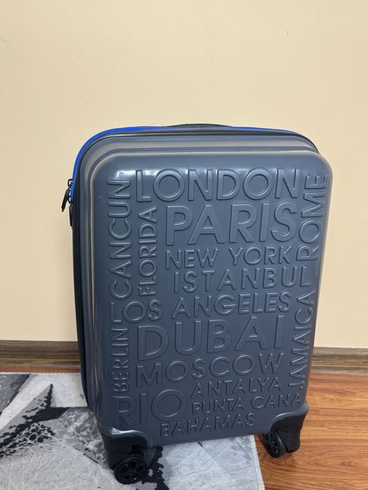 Среден куфар 64/44/28