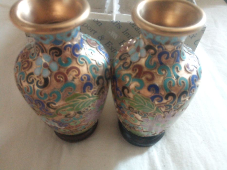 Vaze alama, lucrate cu modele in relief, noi, China