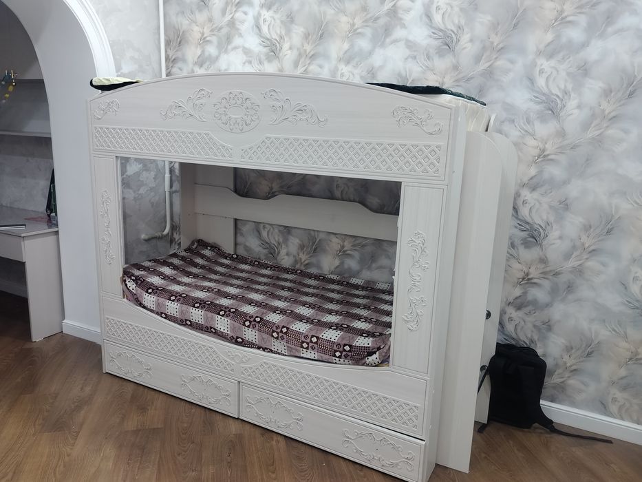 Продам 2-х ярусную кровать