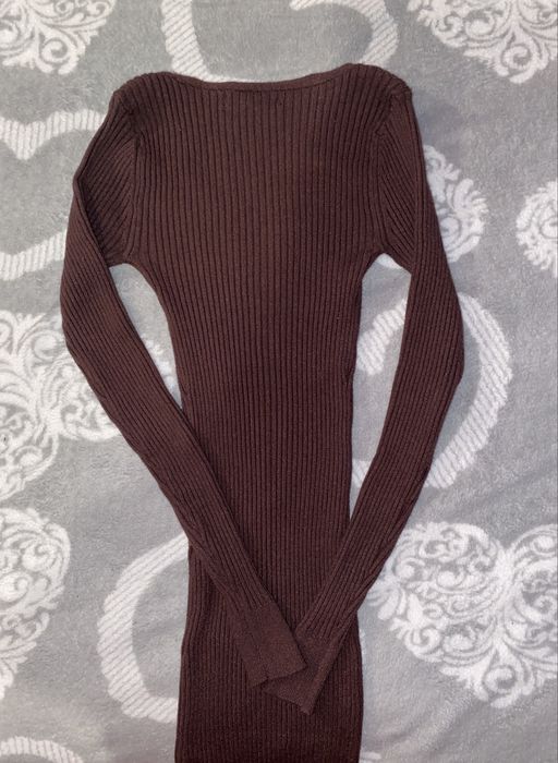 кафява рипсена рокля