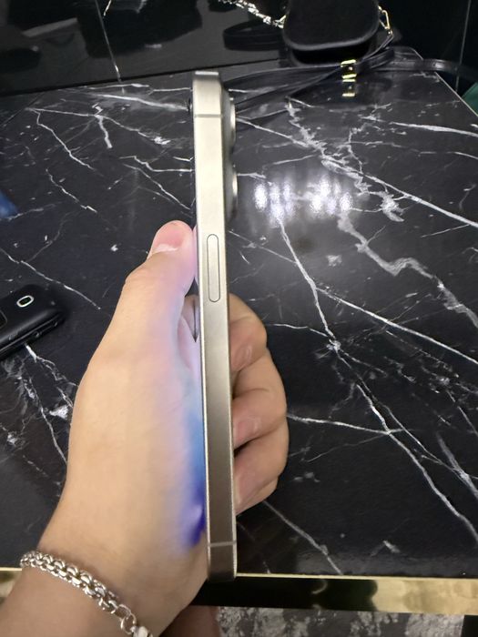 Iphone 15 pro 85%