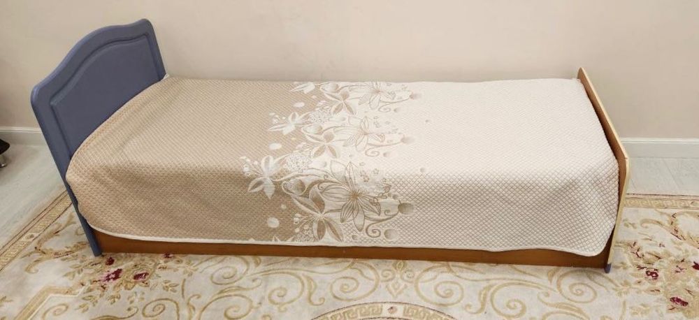 Односпальная кровать срочно продается