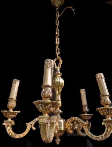 Candelabru din bronz masiv piesa cu o lucrătură de o foarte mare fineț