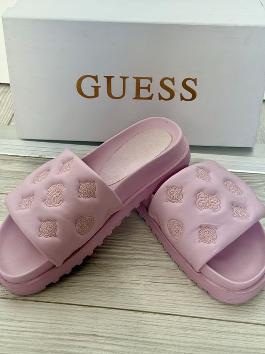 Дамски чехли Guess