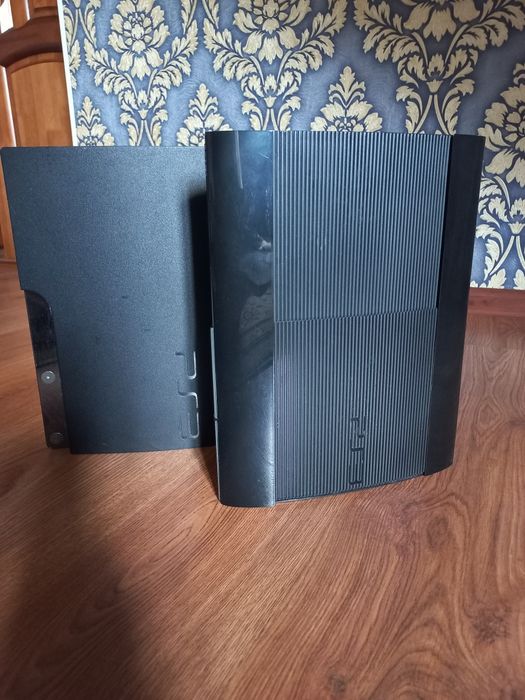 Ps3 super slim 500 gb.