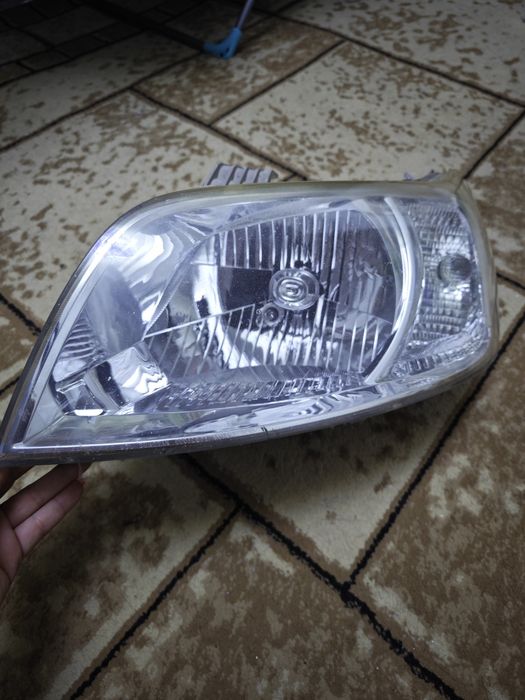 Фара на Chevrolet Т250, Т300
