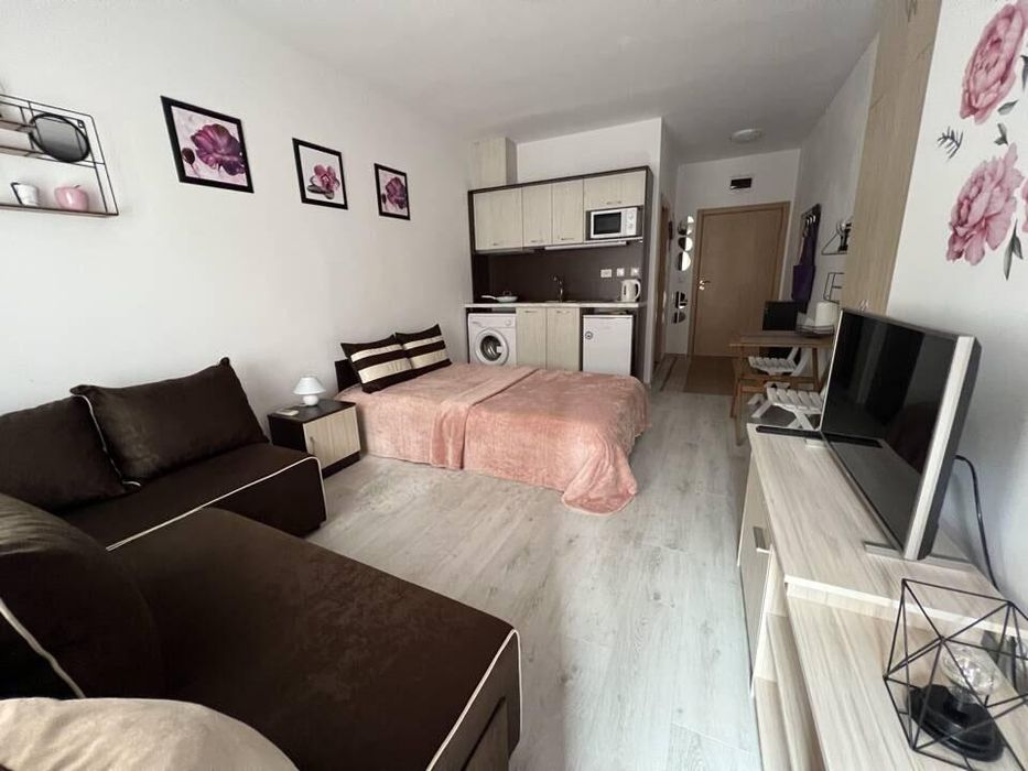 Продава се Едностаен апартамент в Бургас, Център - 38 кв.м за 1185 €/кв.м - Снимка #2