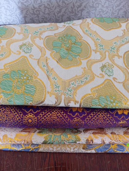 Маталар сатылады.