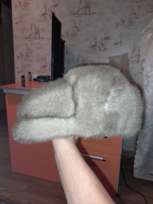 Продаю норку кепку с ушками.