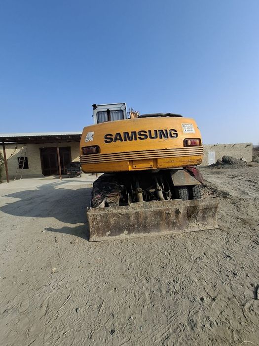 Ekskovator samsung 2000-yil