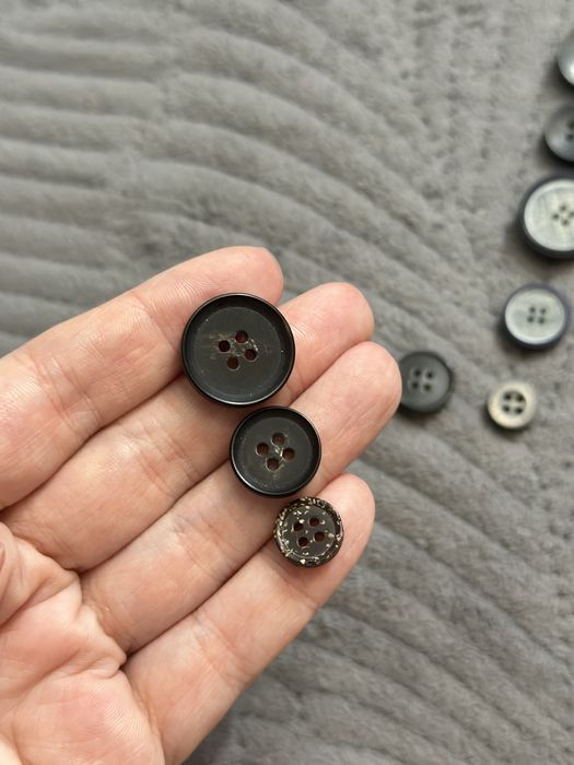 Пуговицы новые, 36 шт